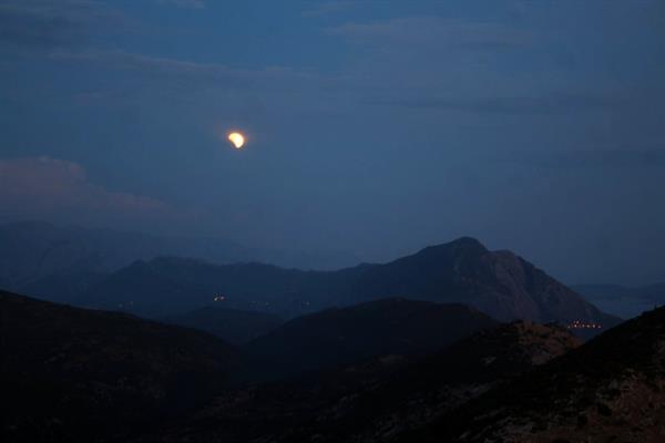 Djelomična pomrčina Mjeseca iz Zvjezdanog sela Mosor